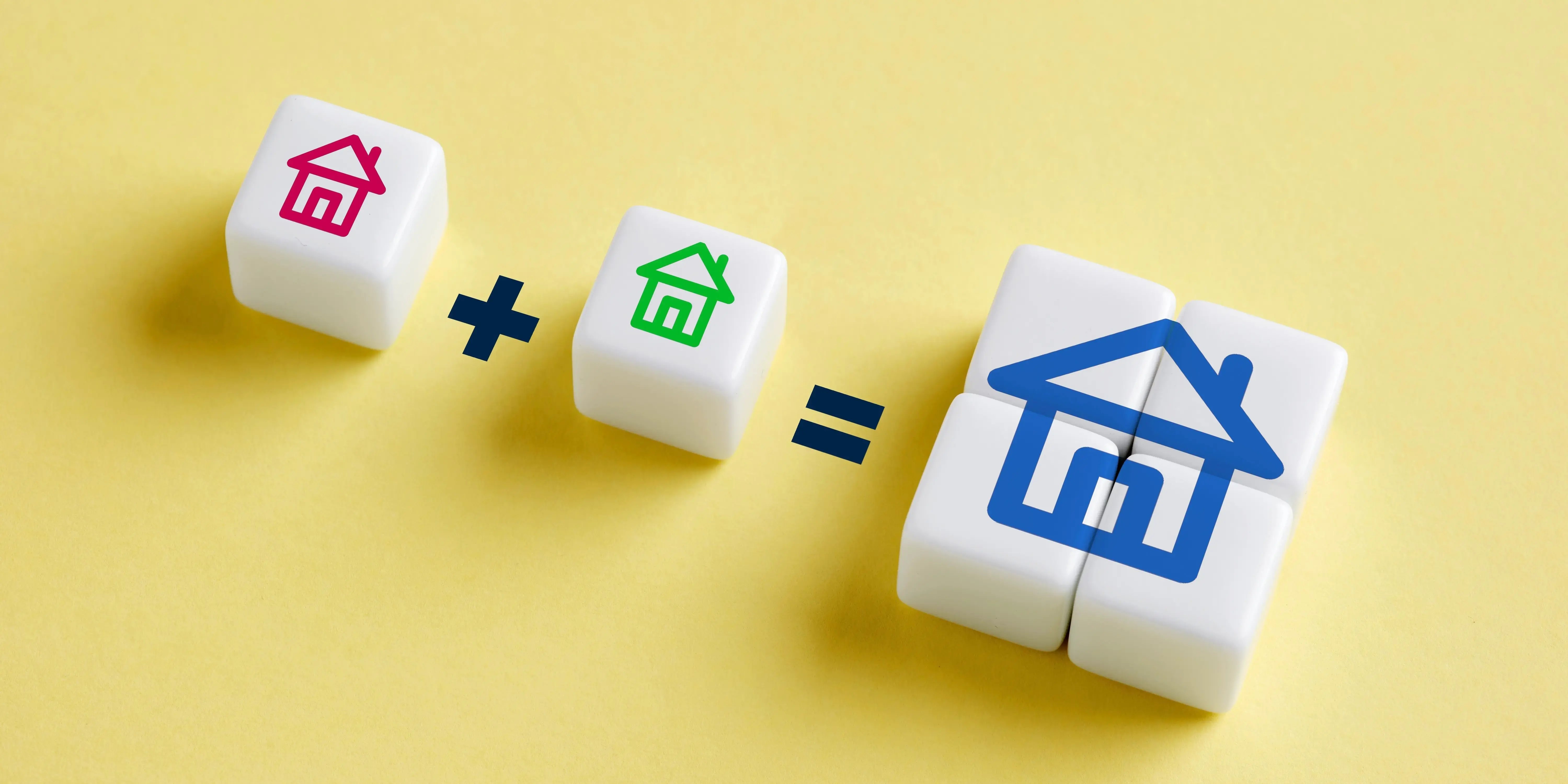 Dos dados con una casa pintada en uno de sus lados con signo de más para dar como resultado una nueva casa por usar el crédito hipotecario linea 2 Infonavit