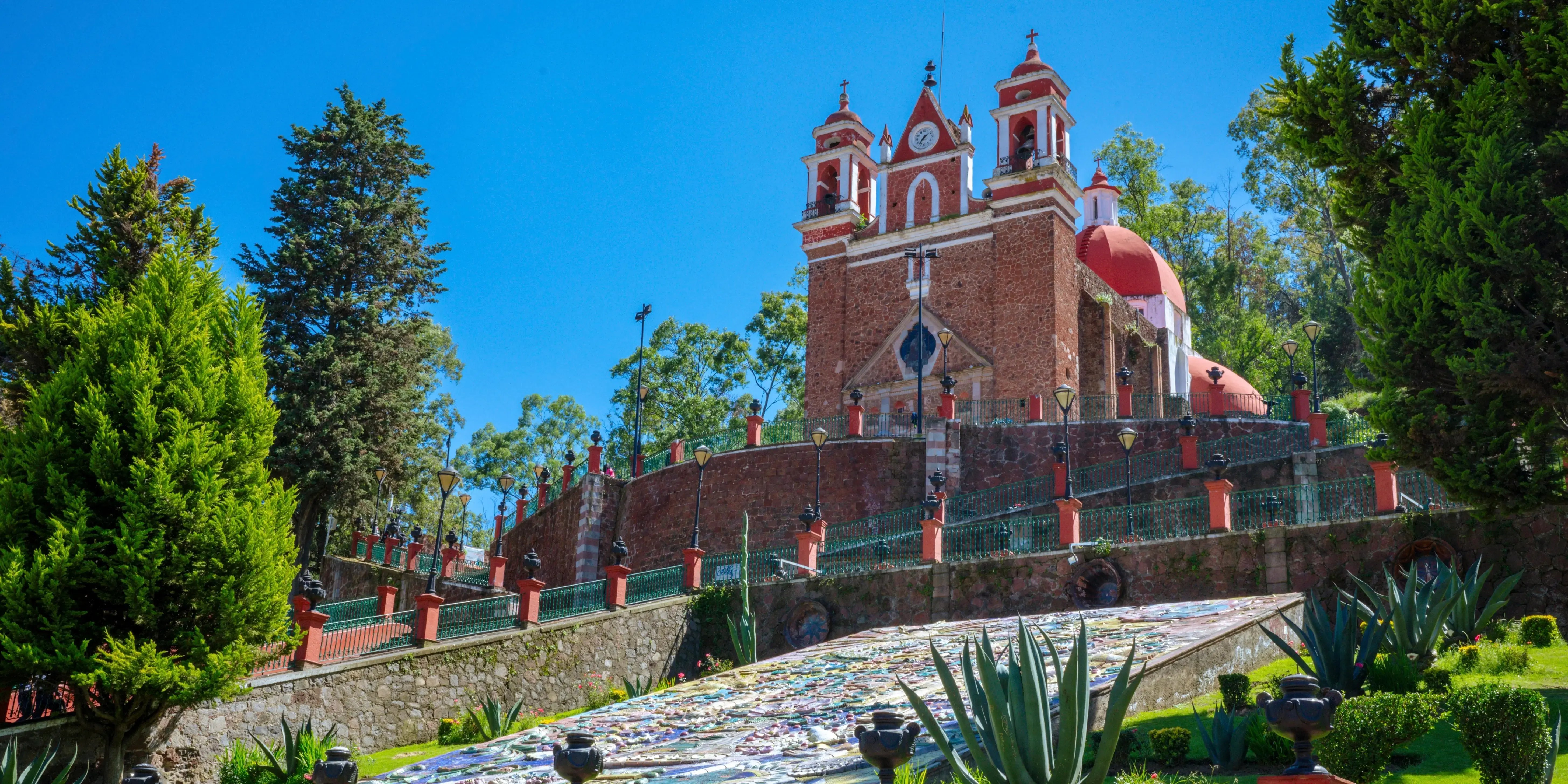 Jardín de la Tranquilidad y la Iglesia del Calvario, Metepec Estado de México