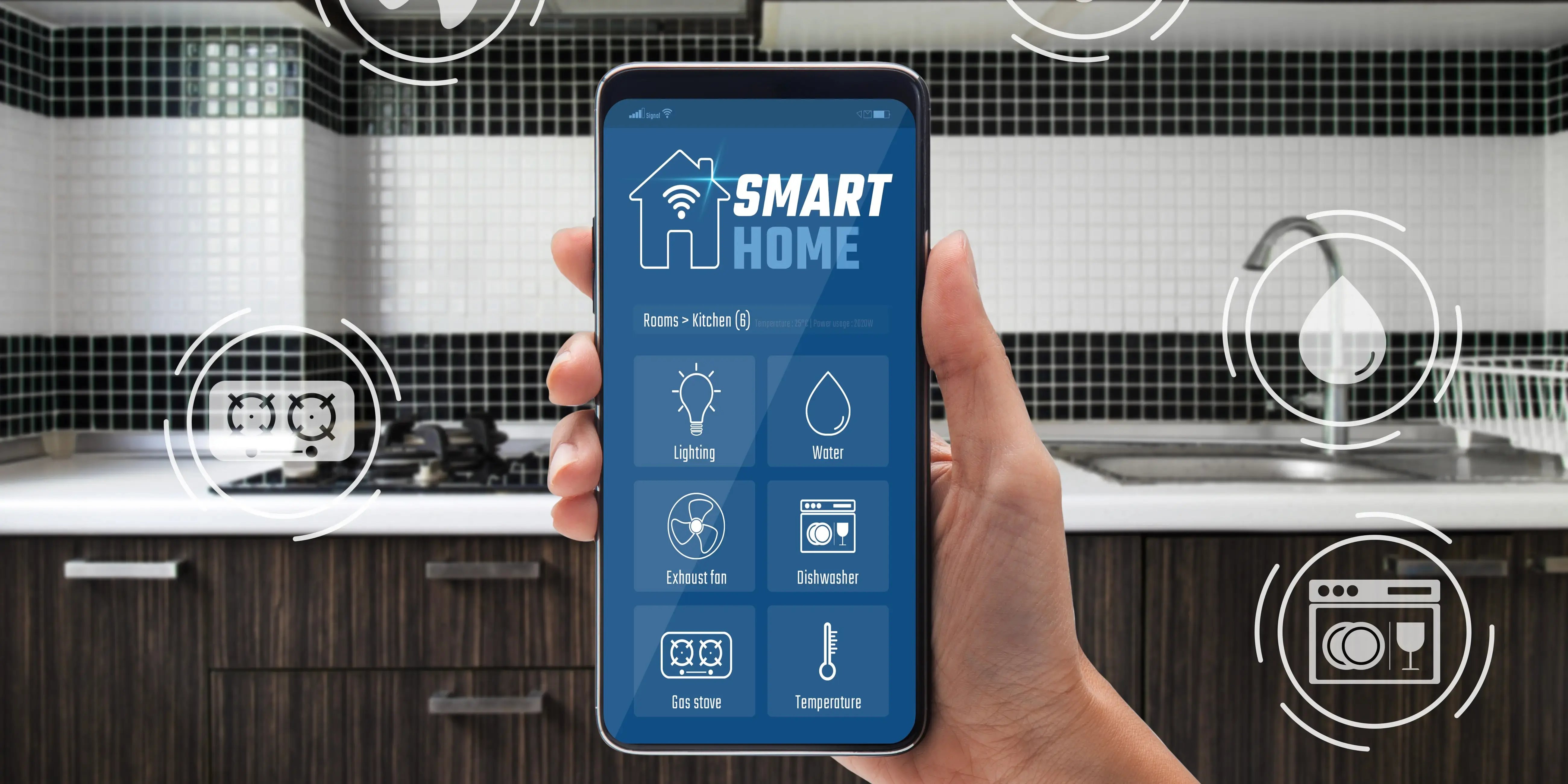 Mano sosteniendo un smartphone con app de una casa inteligente y que sea una vivienda sostenible