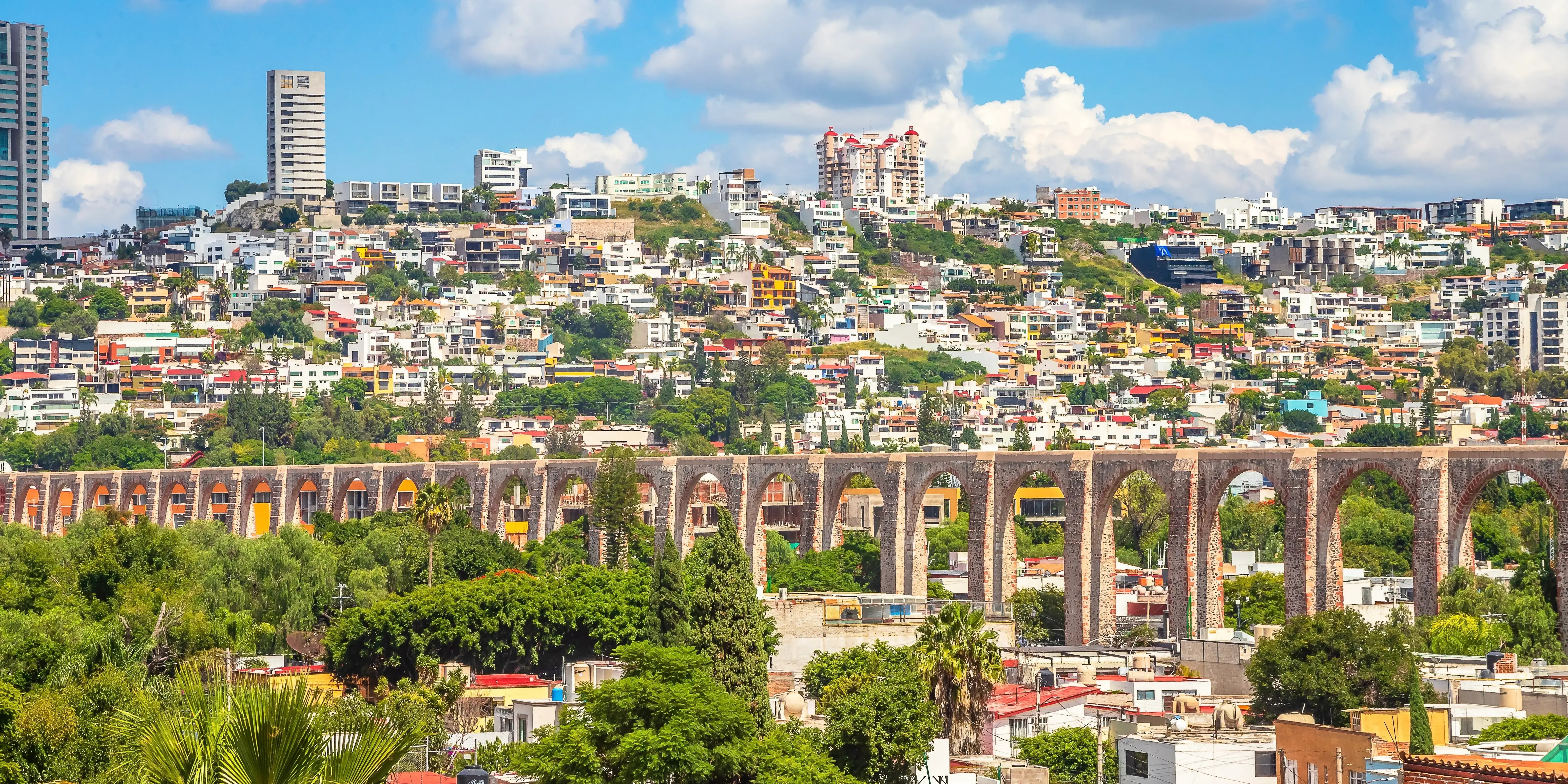 Vista panoramica y acueducto de Queretaro