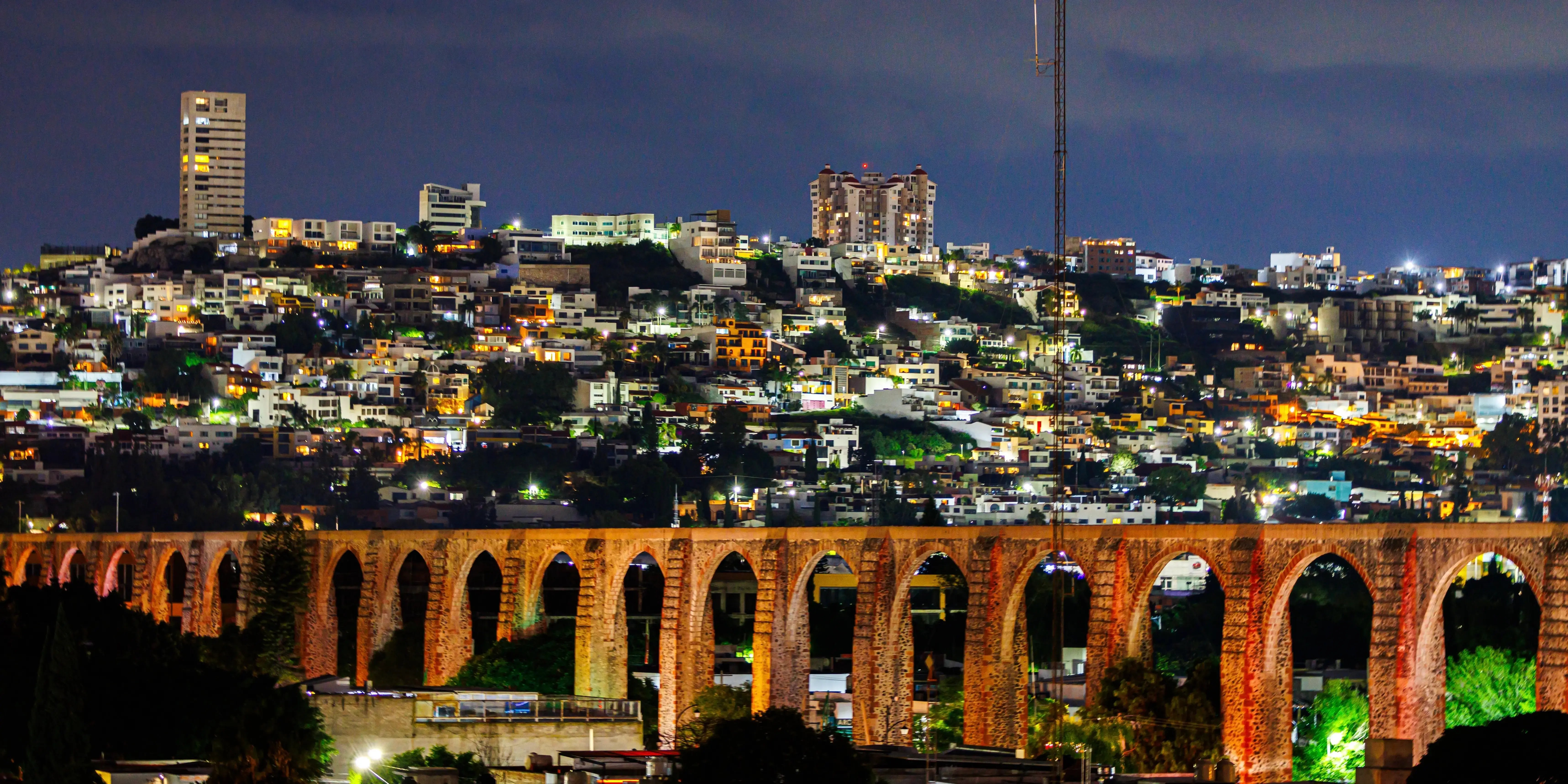 Arcos de acueducto en Querétaro. Invertir en bienes raíces